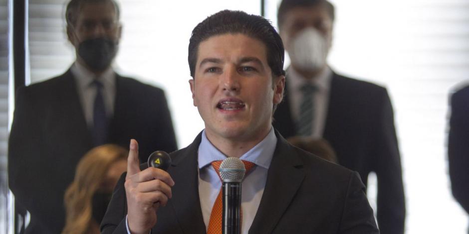 Samuel García anunció un impuesto verde para disminuir la contaminación en las empresas e industrias en Nuevo León.