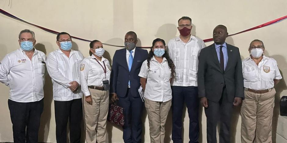 Autoridades del nuevo consulado de Haití en México.