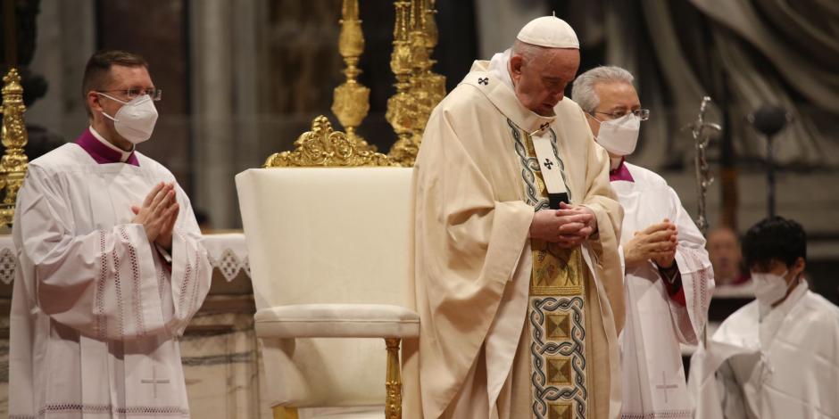 "Tengan el coraje de andar contracorriente", exhortó el pontífice a la juventud