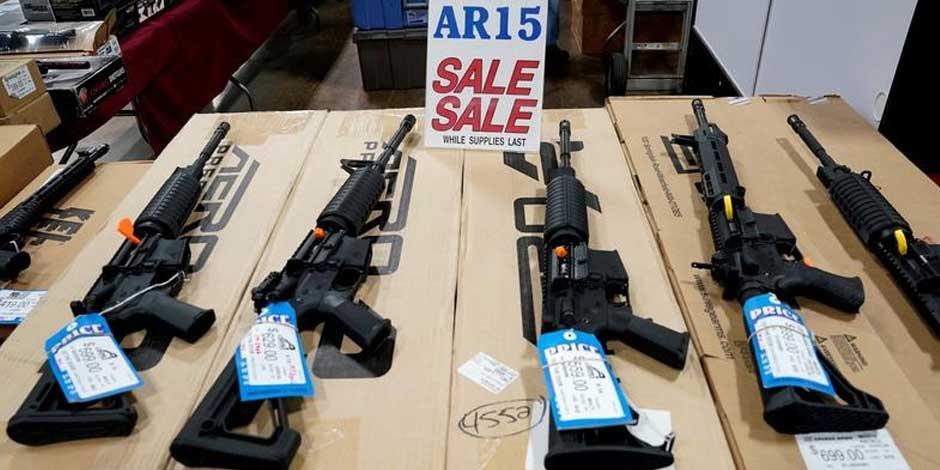 En la imagen, rifles AR-15 en venta. México emprendió acciones legales contra fabricantes de armas en Estados Unidos y ahora enfrenta el litigio correspondiente