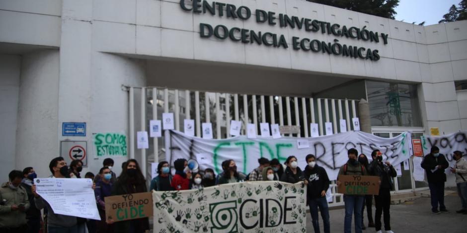 Estudiantes del CIDE han externado su inconformidad por la designación de José Romero Tellaeche como nuevo director del CIDE