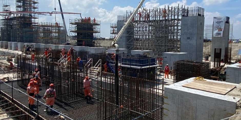 Obras en la refinería de Dos Bocas, en Tabasco, obra considerada como de seguridad nacional