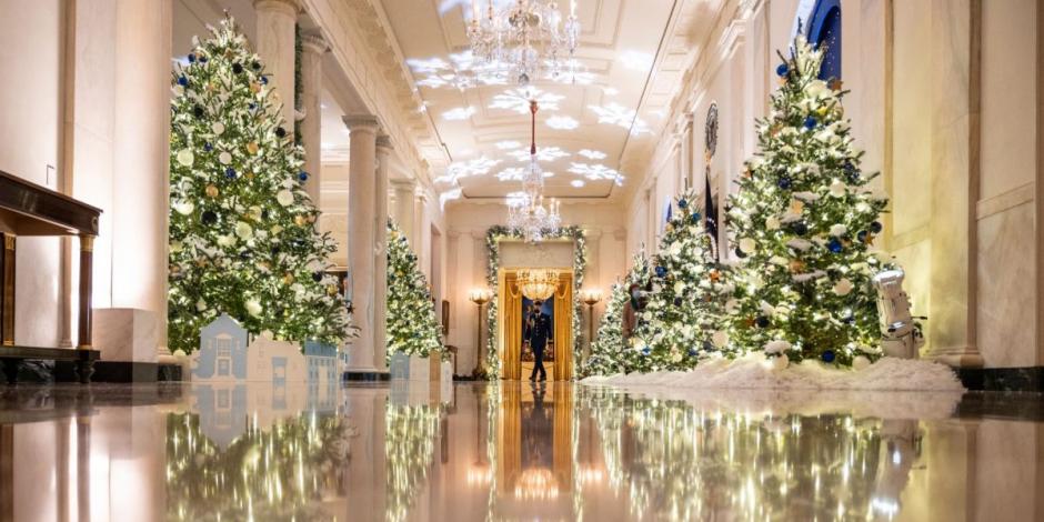 Navidad 2021: Tomó una semana y el trabajo de cien voluntarios para decorar la Casa Blanca