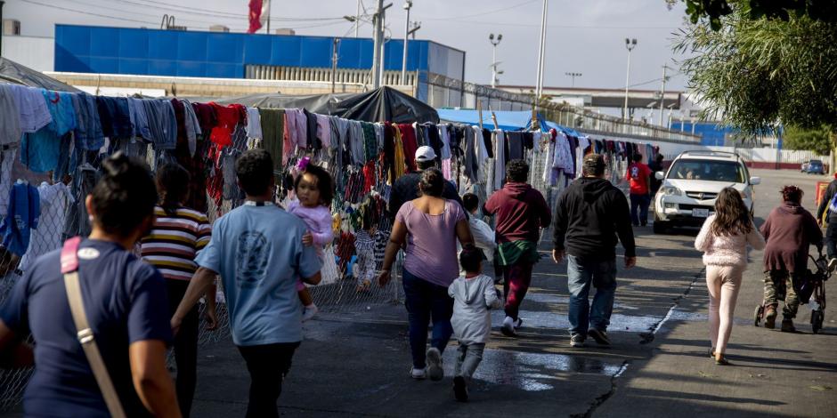 Cientos de migrantes llegaron a Tijuana en espera de poder cruzar a los Estados Unidos.