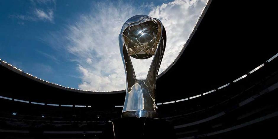 El trofeo de la Liga MX que se le entregará al Atlas o León.