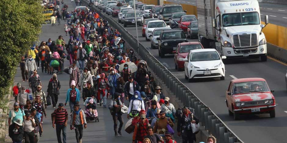 En la imagen, migrantes que arribaron este domingo a la CDMX