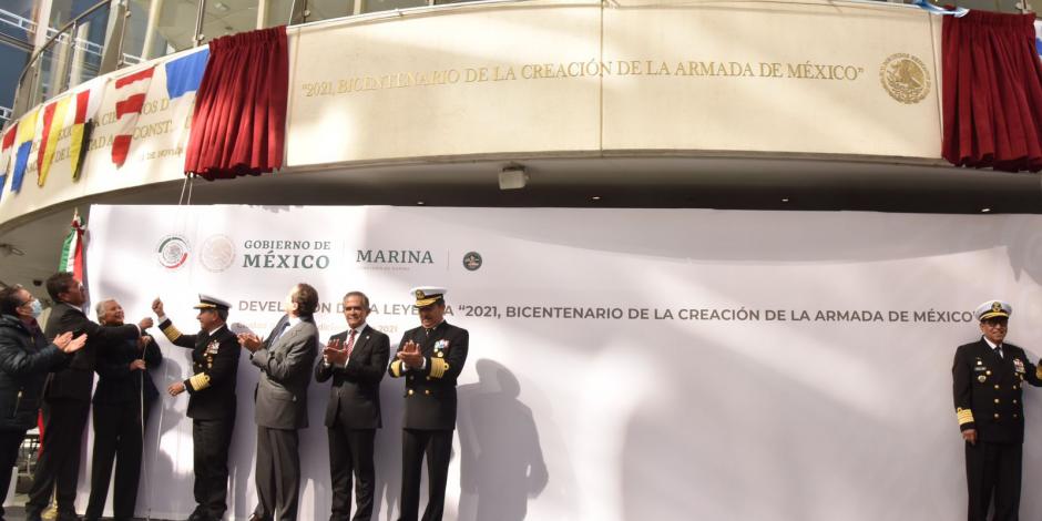 Se llevó a cabo la Ceremonia de Develación de la Leyenda “2021, Bicentenario de la Creación de la Armada de México” en el Senado de México