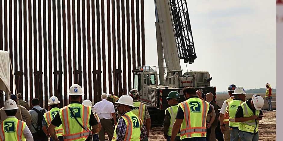 Texas construye un "muro" en la frontera con México