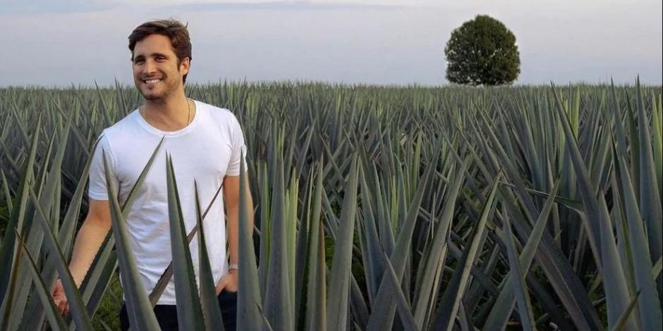 Diego Boneta anuncia su marca de tequila y lo tachan de "whitexican poco original"