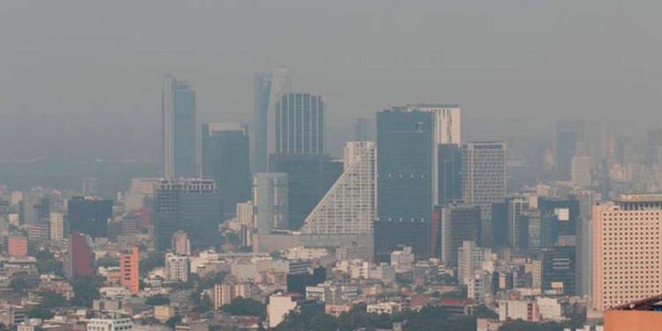 Ante la mala condición del aire, las autoridades recomendaron ​protegerse la zona de nariz y boca para evitar respirar contaminantes