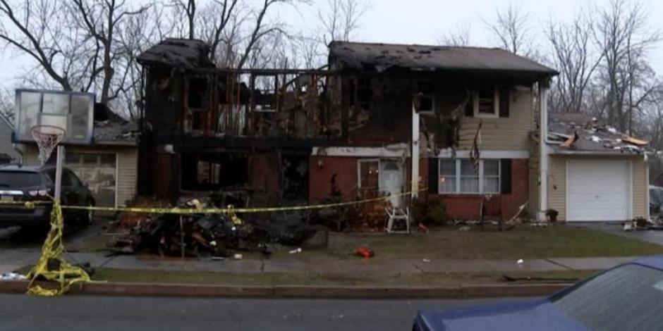 La casa fue consumida por el fuego tras el incendio