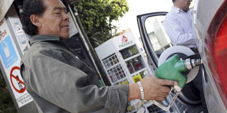 Citlalli Hernández y Chumel Torres chocan en redes por el precio de la gasolina