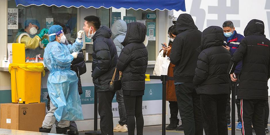 Gobiernos amplían la disponibilidad de pruebas PCR, como algunas provincias en China.