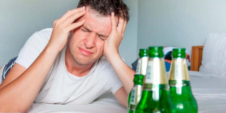 Un médico experto en Reino Unido alertó que los efectos provocados por las bebidas alcohólicas pueden confundirse con los síntomas de un contagio por la variante Ómicron de COVID-19