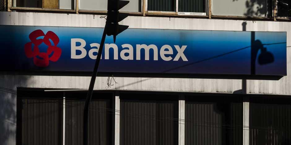Citigroup anunció que saldrá de la banca de consumo en México y el empresario, Ricardo Salinas Pliego, "se apuntó" para adquirir Banamex