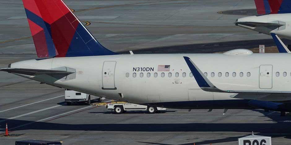Madre acusa que Delta Air Lines no vende boletos para personas no binarias