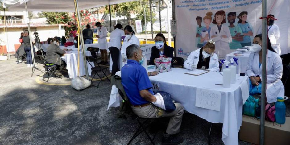 “Esta es la primera vez que en Coyoacán se decide no sólo sacar de sus oficinas a los servidores públicos para que brinden atención directa facilitando servicios", señaló el alcalde Giovani Gutiérrez.