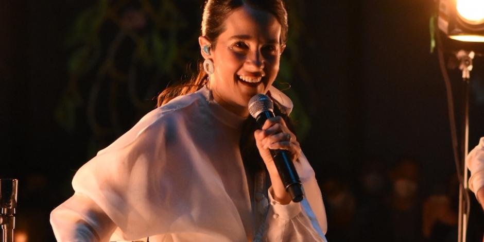 La vocalista, ayer, durante el showcase, en el Frontón México.