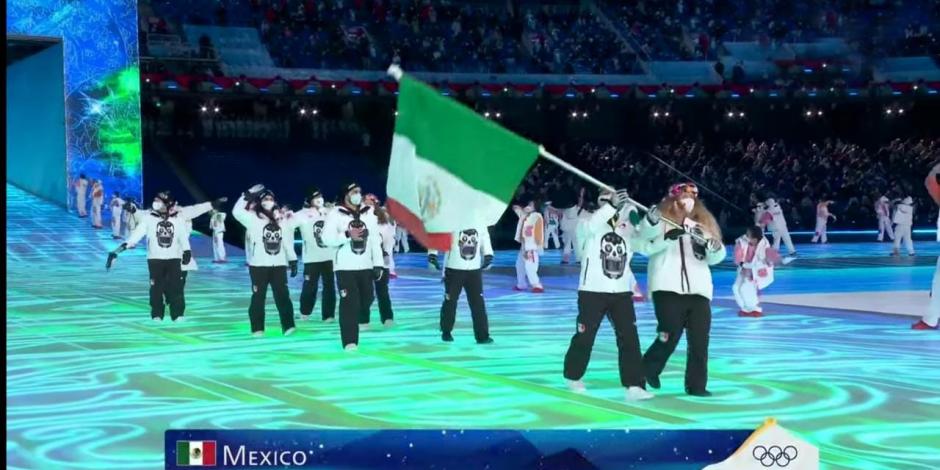 México desfilando en los Juegos Olímpicos de Invierno 2020.