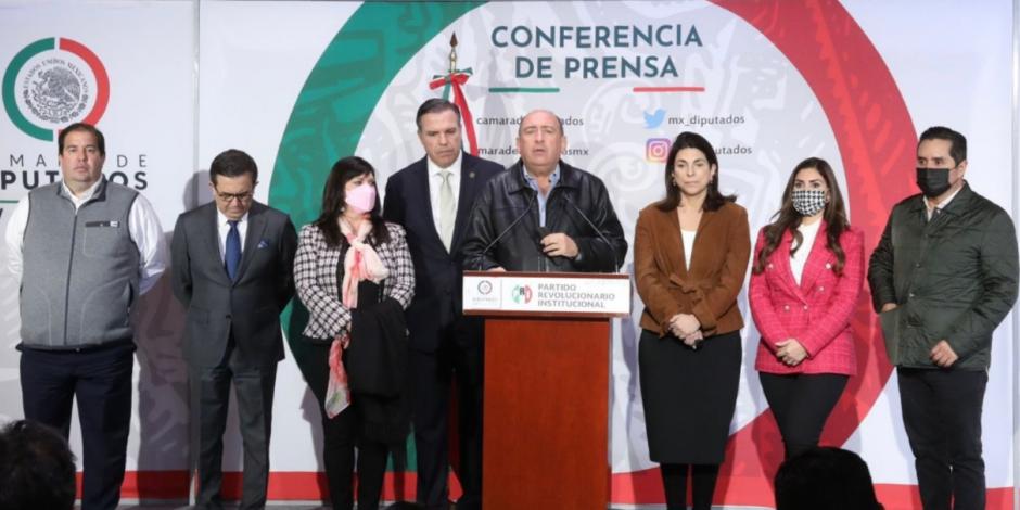 Rubén Moreira durante conferencia de prensa para difundir el Foro de Parlamento Abierto de la Reforma Eléctrica.
