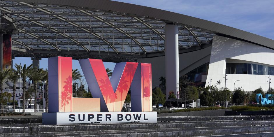 El exterior del SoFi Stadium en Los Ángeles, California, sede del Super Bowl LVI de la NFL entre Bengals y Rams.