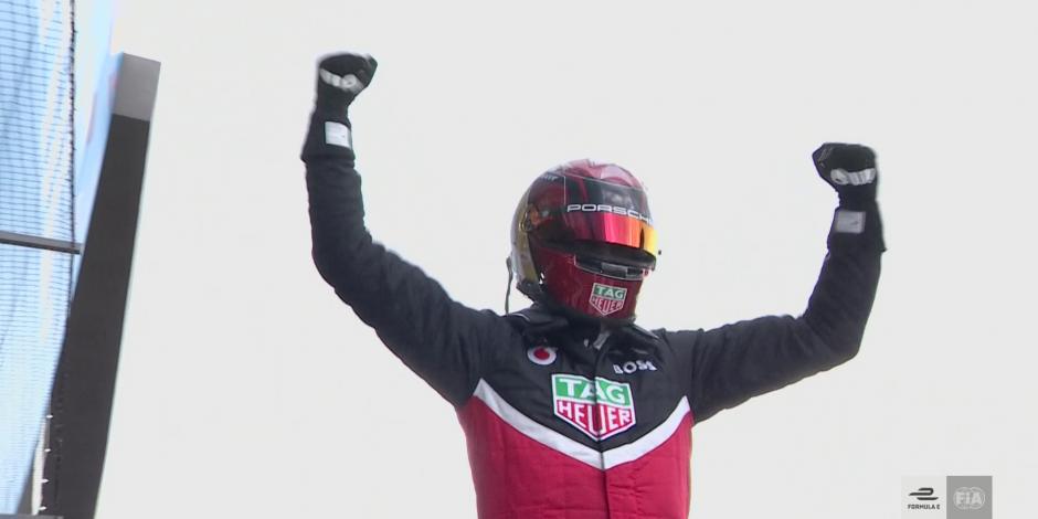 Pascal Wehrlein festeja su victoria en el e-Prix de CDMX de la Fórmula E, en el Autódromo Hermanos Rodríguez.