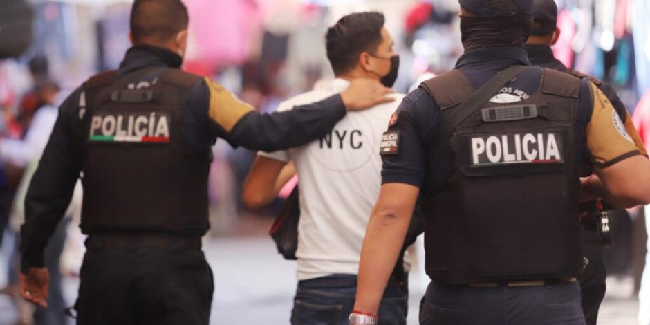 En la imagen, la detención de un hombre que se negó a usar cubrebocas en Ecatepec, el pasado  30 de enero de 2022