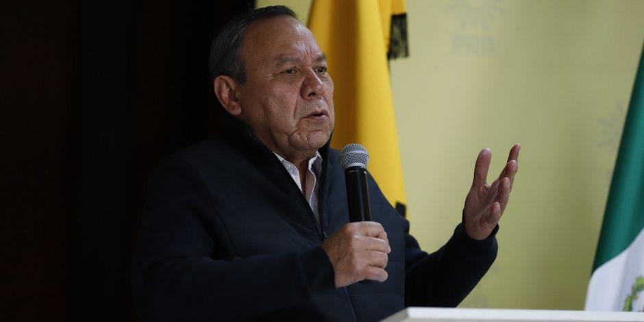 Jesús Zambrano, dirigente nacional del PRD, acusó que la reforma al IECM "es un atentado contra la democracia y organismos autónomos".