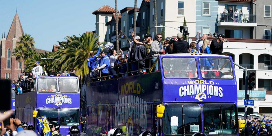 Los Ángeles Rams tuvieron su desfile después de ser campeones de la NFL.