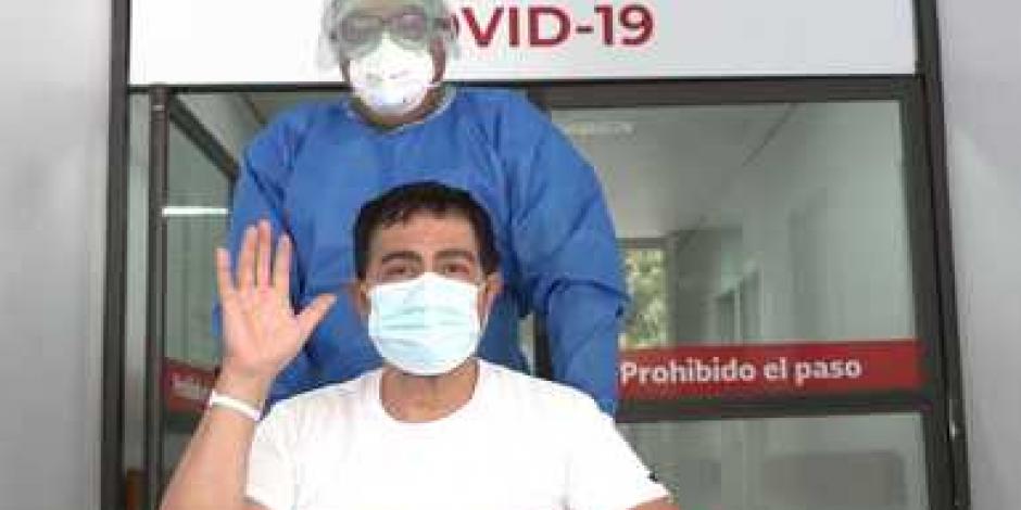Un paciente es dado de alta ayer del Hospital Juárez.