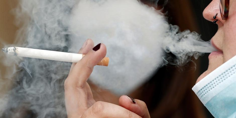Tabaco, principal causa de cáncer de pulmón en México y el mundo, advierte la Secretaría de Salud.