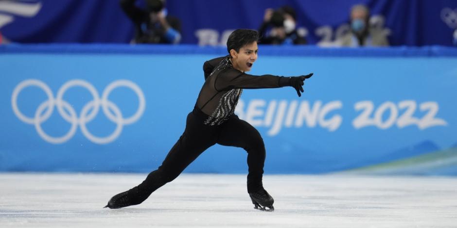 Donovan Carrillo durante una de sus rutinas en los Juegos Olímpicos de Invierno de Beijing 2022.