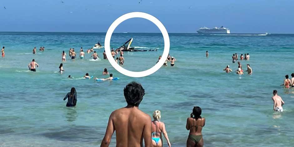 Helicóptero se estrella contra las olas frente a una playa de Miami (VIDEO)