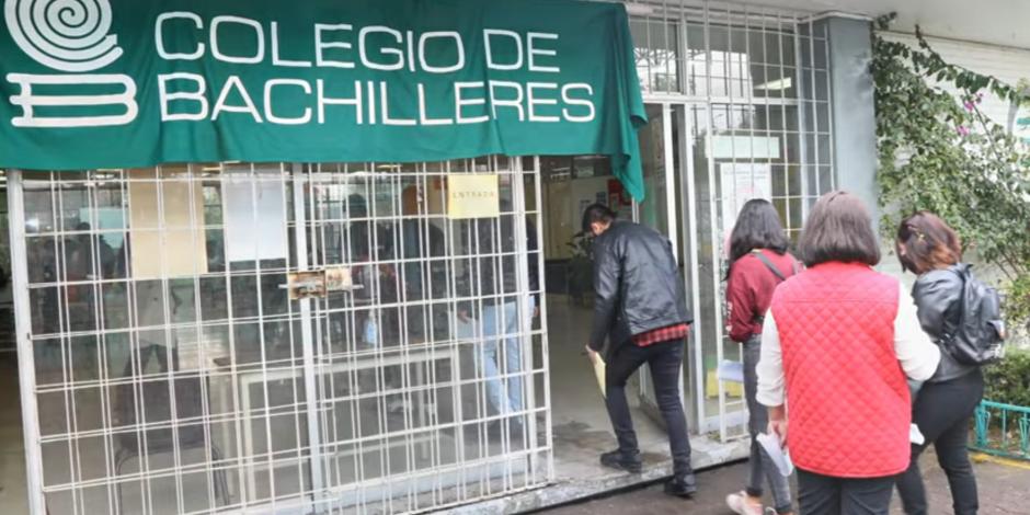Colegio de Bachilleres firma un acuerdo para evitar la huelga en 20 planteles.