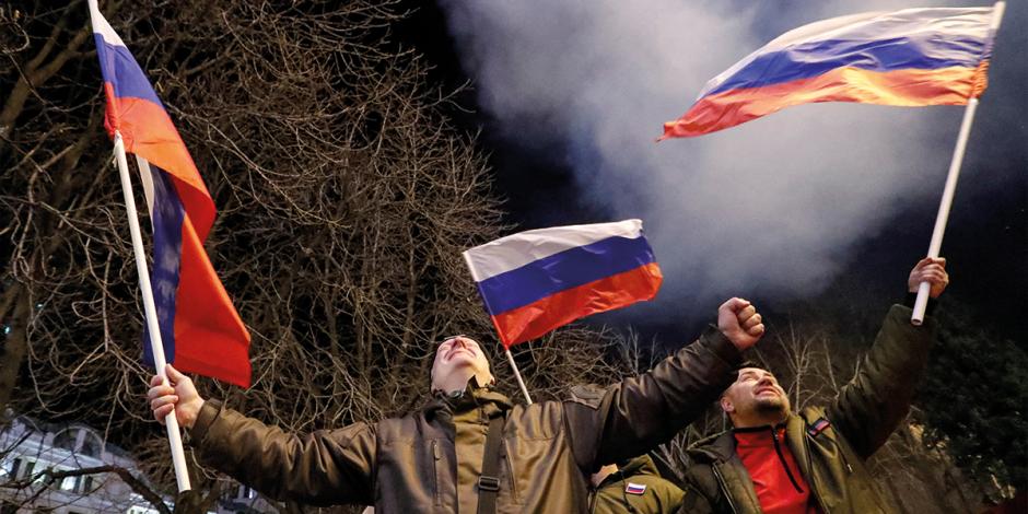 Activistas prorrusos celebran en Donetsk apoyo del Kremlin.
