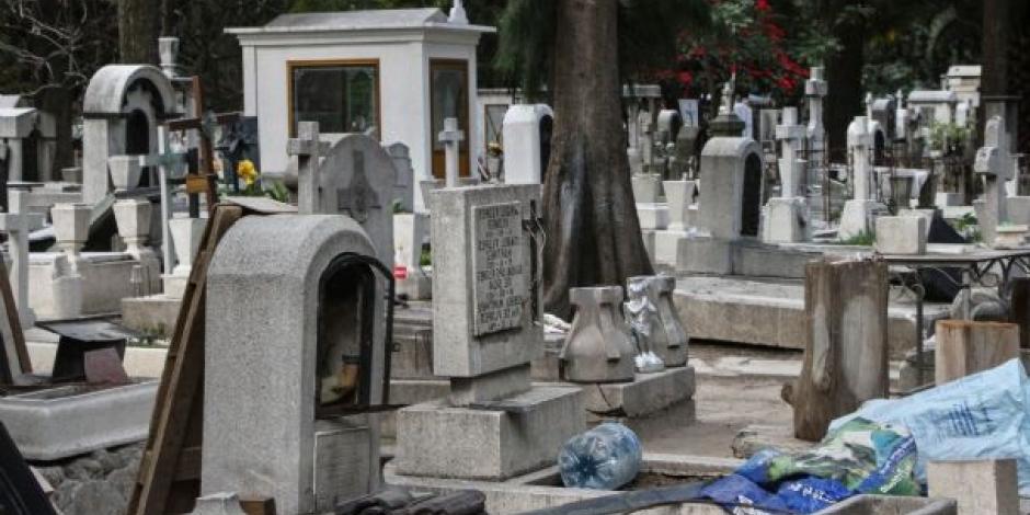 CDMX prepara nuevo reglamento para cementerios; estará listo este año.