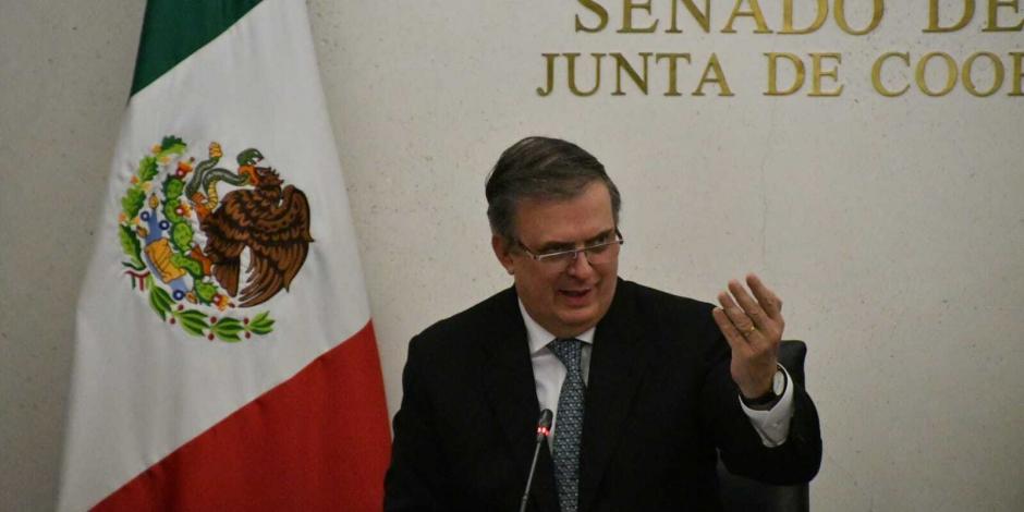 Marcelo Ebrard, durante su reunión con Senadores.
