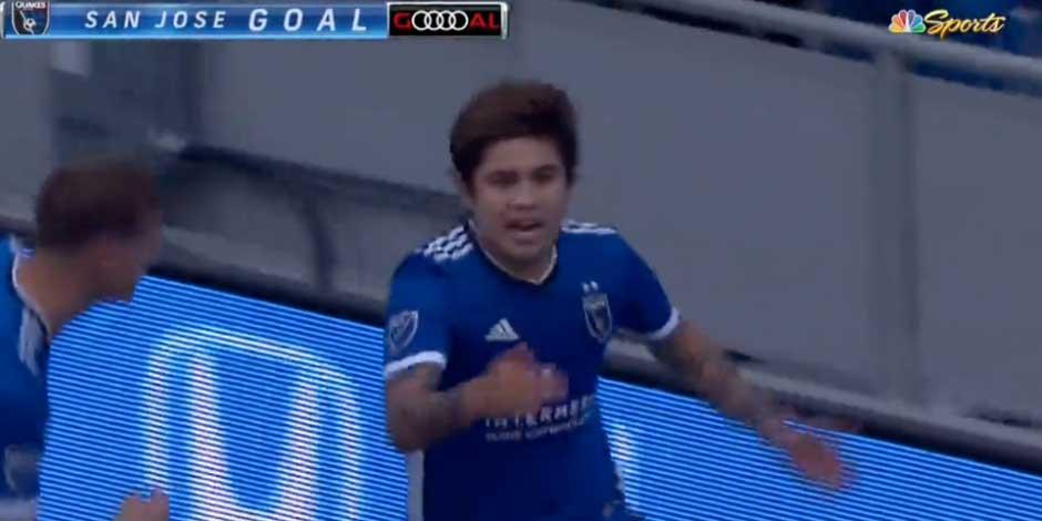 Javier "Chofis" López festeja el gol del empate momentáneo del Earthquakes contra el Red Bull en el comienzo de la campaña de la MLS