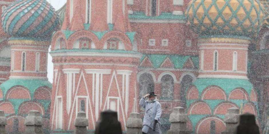 EU instó a sus ciudadanos a abandonar Rusia, ante aislamiento global de Moscú. Una imagen de la Catedral de San Basilio