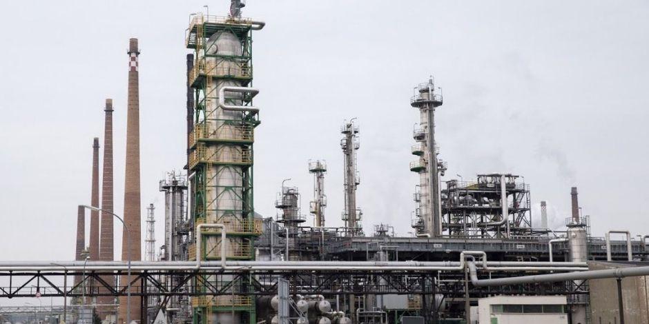 La compañía petrolera británica BP renuncia a su participación en Rosneft.