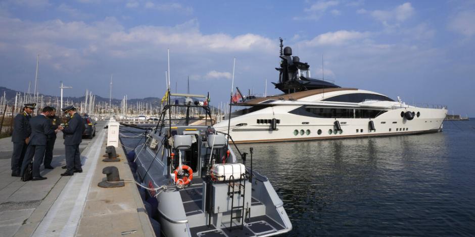 Agentes italianos confiscan el yate "Lady M", propiedad del hombre más rico de Rusia, valuado en 50 millones de euros