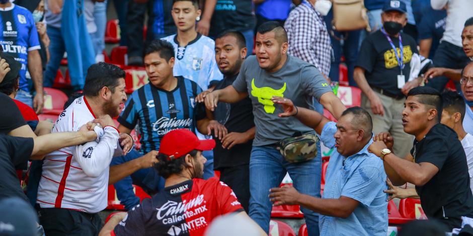 Yon de Luisa, presidente de la FMF, condenó la violencia entre eficionados del Querétaro y del Atlas en las tribunas del Estadio Corregidora.