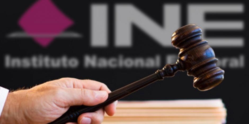  Jorge Álvarez Máynez, presentó un escrito rechazando la controversia constitucional interpuesta por la Cámara de Diputados contra el INE)​