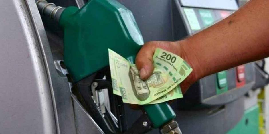 Precio de gasolina se mantiene en 21 pesos.