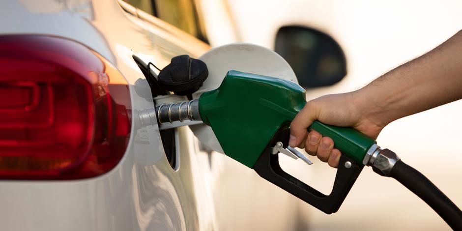 Debido a la inflación, el costo del litro de gasolina estaría en 35 pesos; con subsidio ronda entre los 21 y 22 pesos por litro.