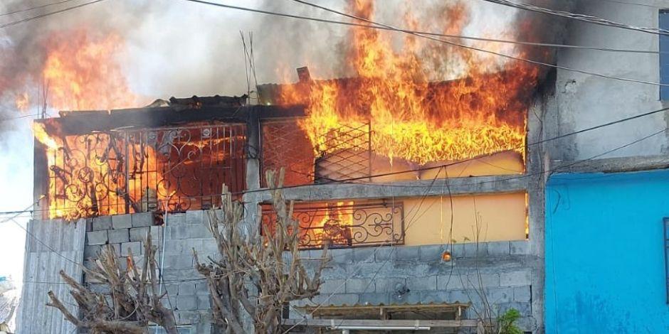 Sofocan fuego en vivienda de Monterrey, Nuevo León.
