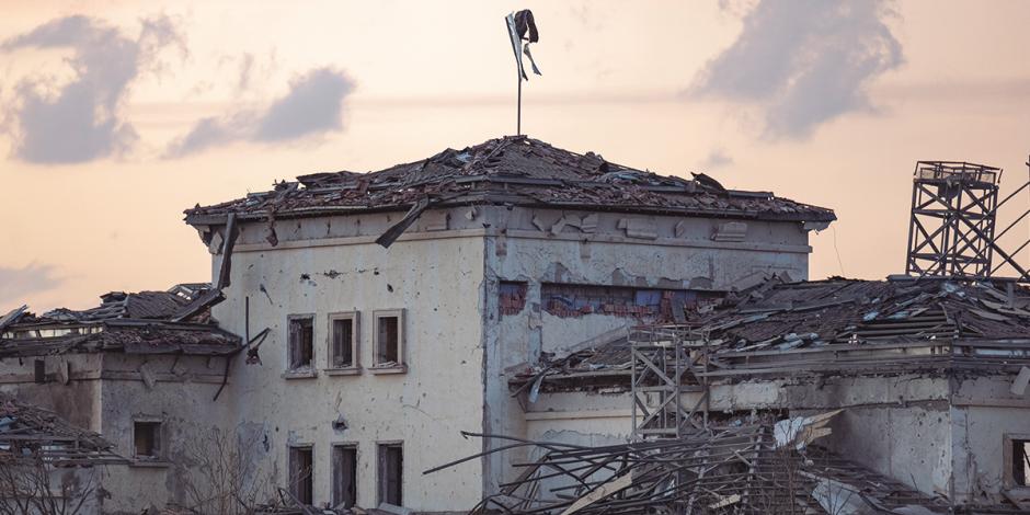Una casa dañada fue una de las instalaciones alcanzadas por el misil de origen iraní.