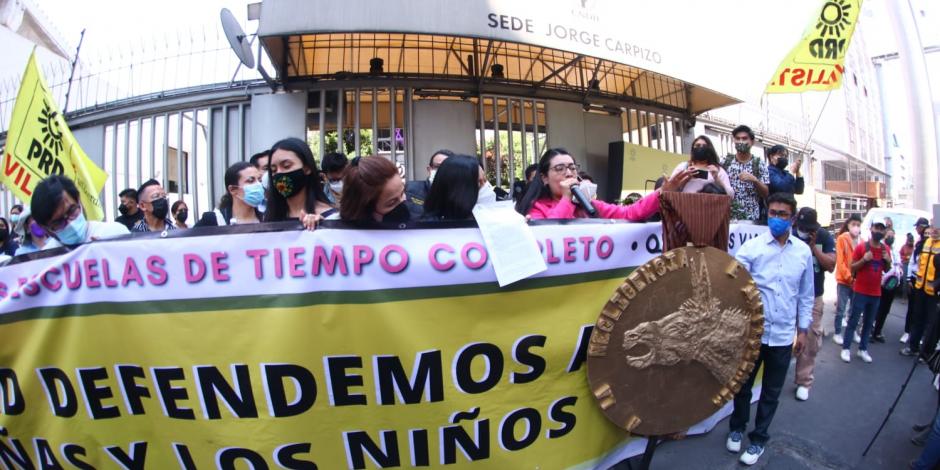 Militantes del PRD, interponen una queja en la CNDH para exigir se regresen las Escuelas de Tiempo Completo
