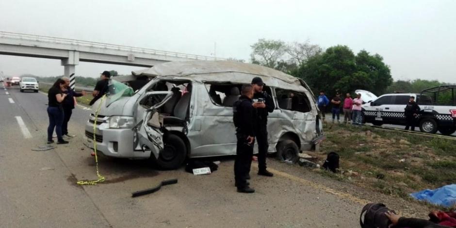 Accidente automovilístico en el que tres personas resultaron muertas y 22 más heridas, todos de origen cubano