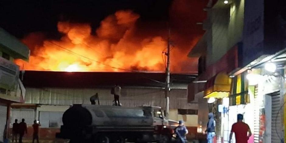 Incendio acabó con 50 locales de mercado en Comitán, Chiapas